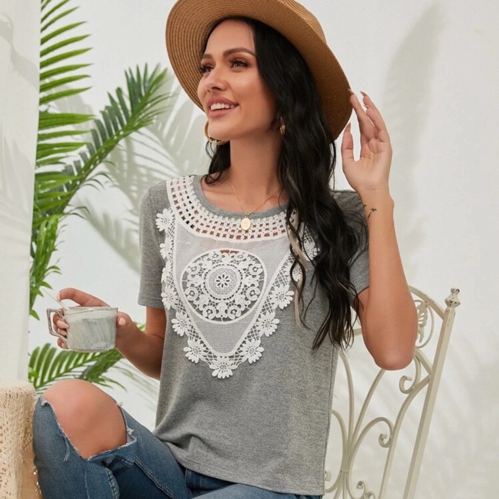 GUIPURE LACE INSERT TEE - Picture 3 of 6